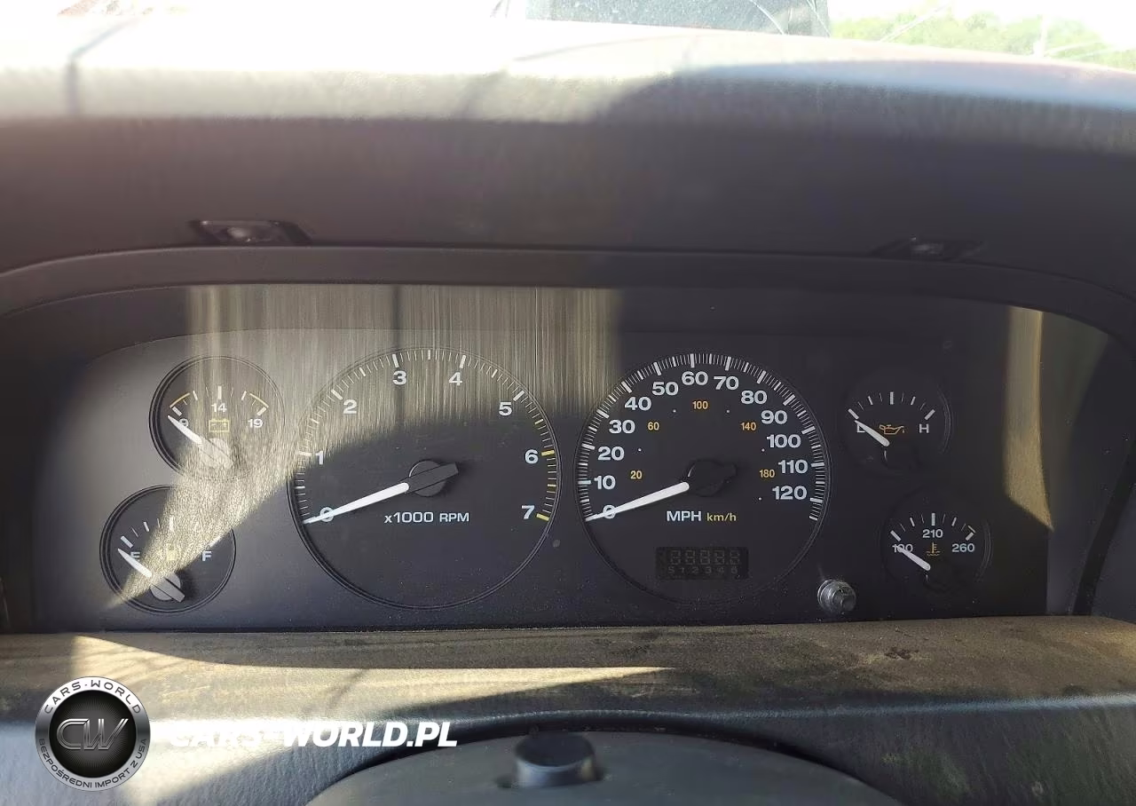 2004 Jeep Grand Cherokee Laredo VIN:1J4GX48S64C157618 - 9