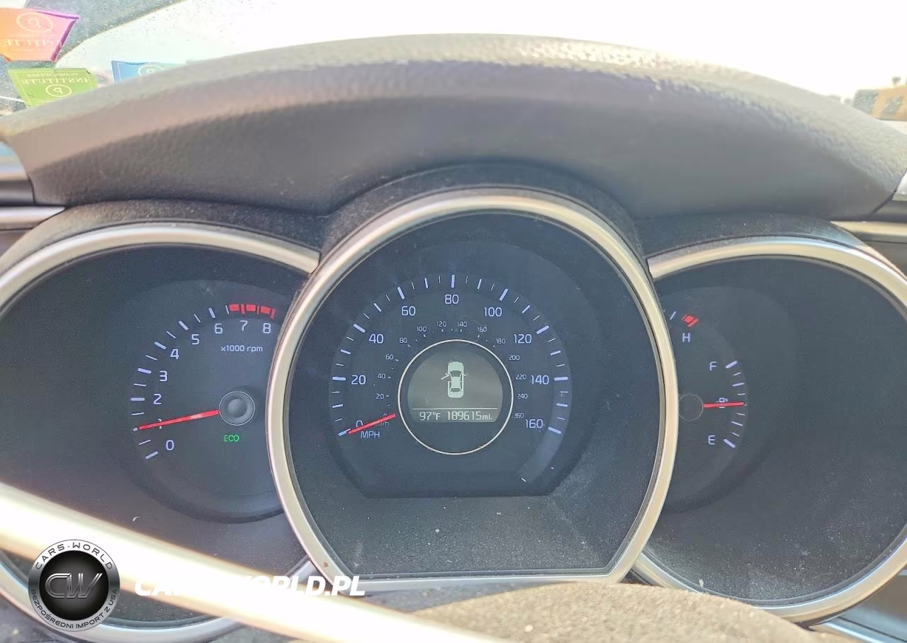 2015 Kia Optima Lx VIN:5XXGM4A74FG403072 - 9