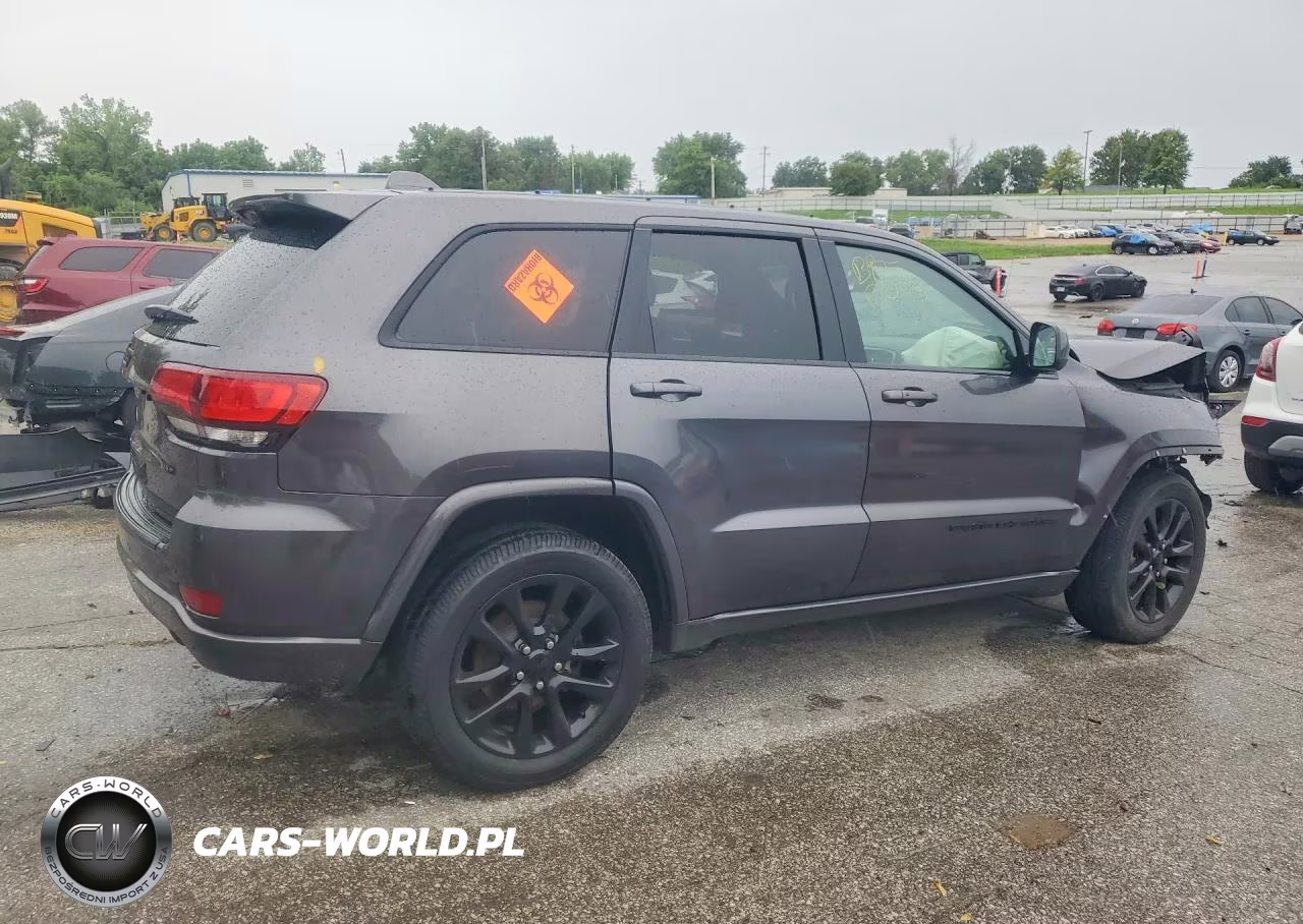 2019 Jeep Grand Cherokee Laredo VIN:1C4RJEAG6KC548325 - 3