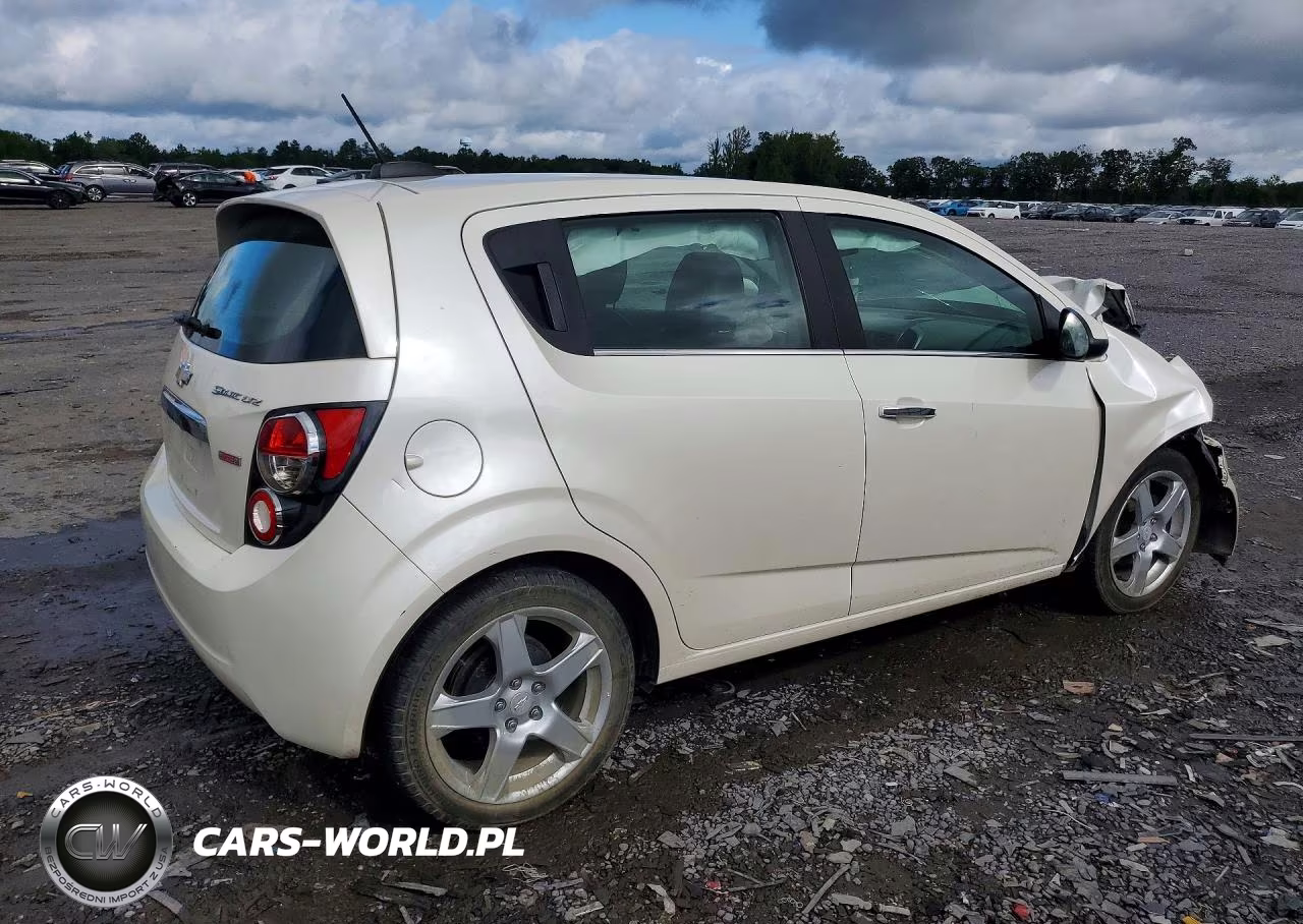 2015 Chevrolet Sonic Ltz VIN:1G1JE6SB2F4186500 - 3
