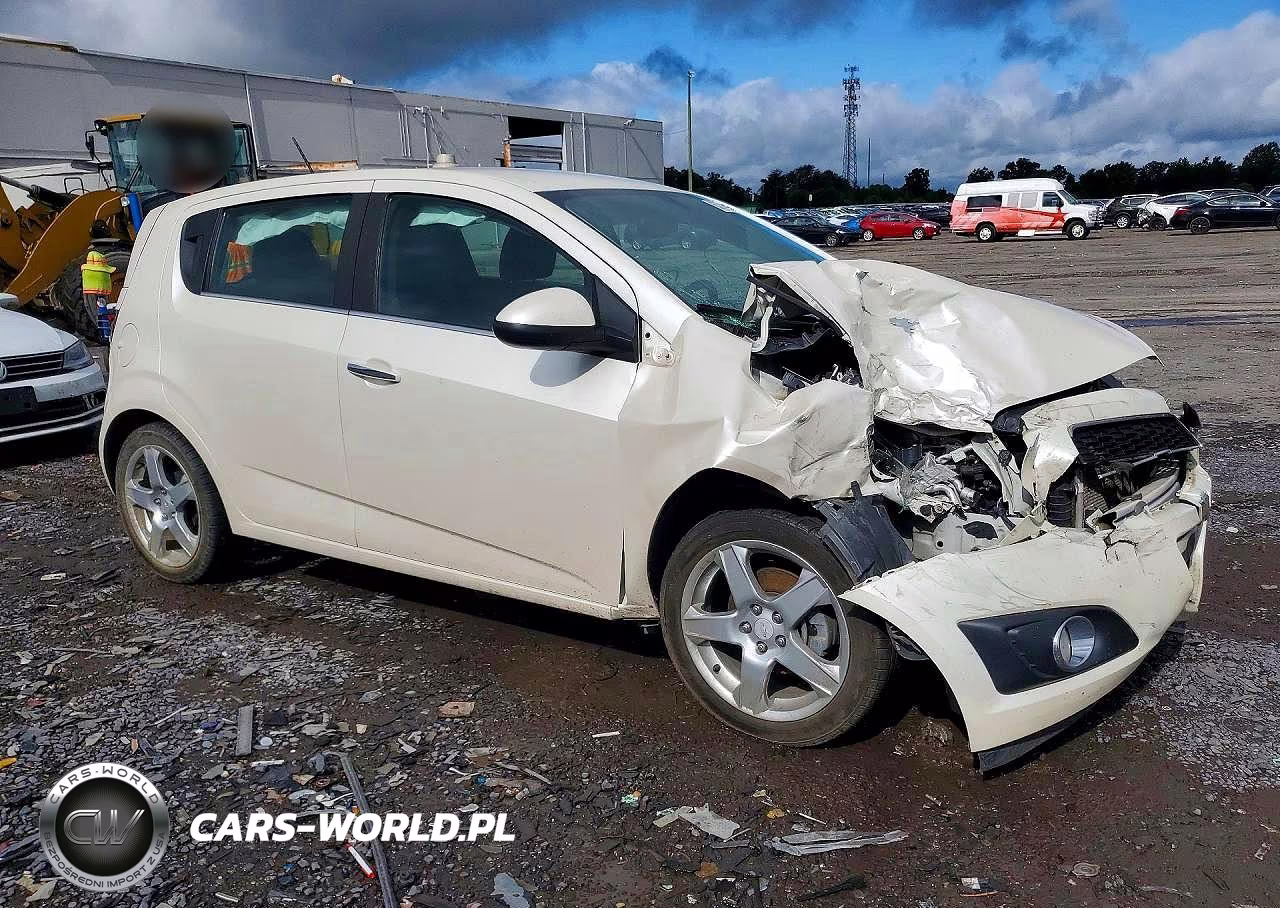 2015 Chevrolet Sonic Ltz VIN:1G1JE6SB2F4186500 - 4