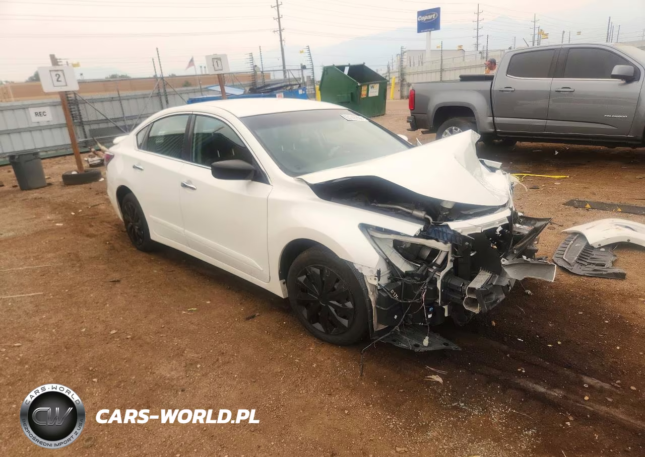 2014 Nissan Altima 2.5 S VIN:1N4AL3AP1EN349046 - 4