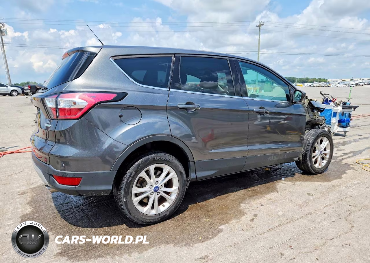 2017 Ford Escape Se VIN:1FMCU0GD3HUC23885 - 3