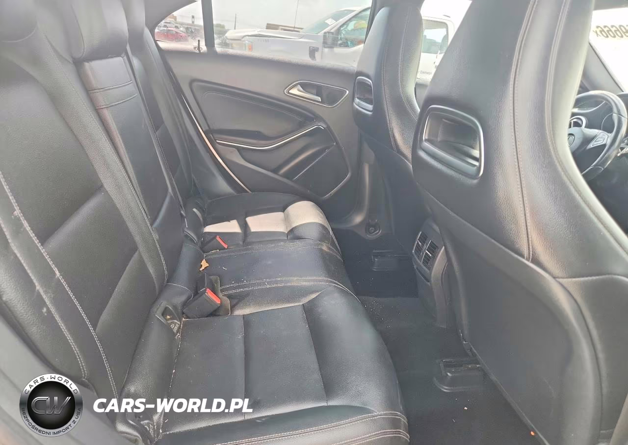 2018 Mercedes-Benz Cla 250 VIN:WDDSJ4EB1JN544699 - 10