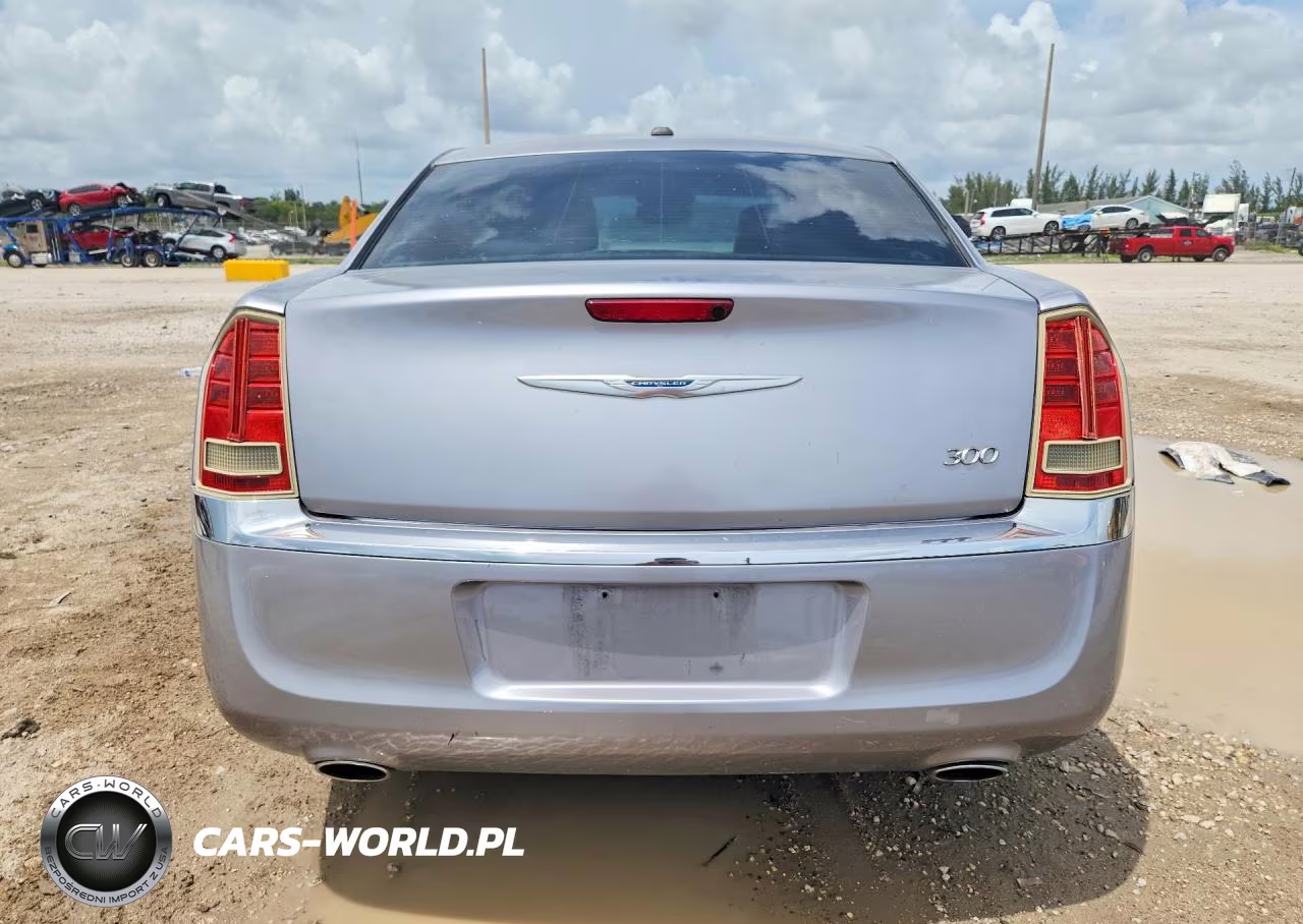 2014 Chrysler 300 VIN:2C3CCAAG6EH141670 - 6