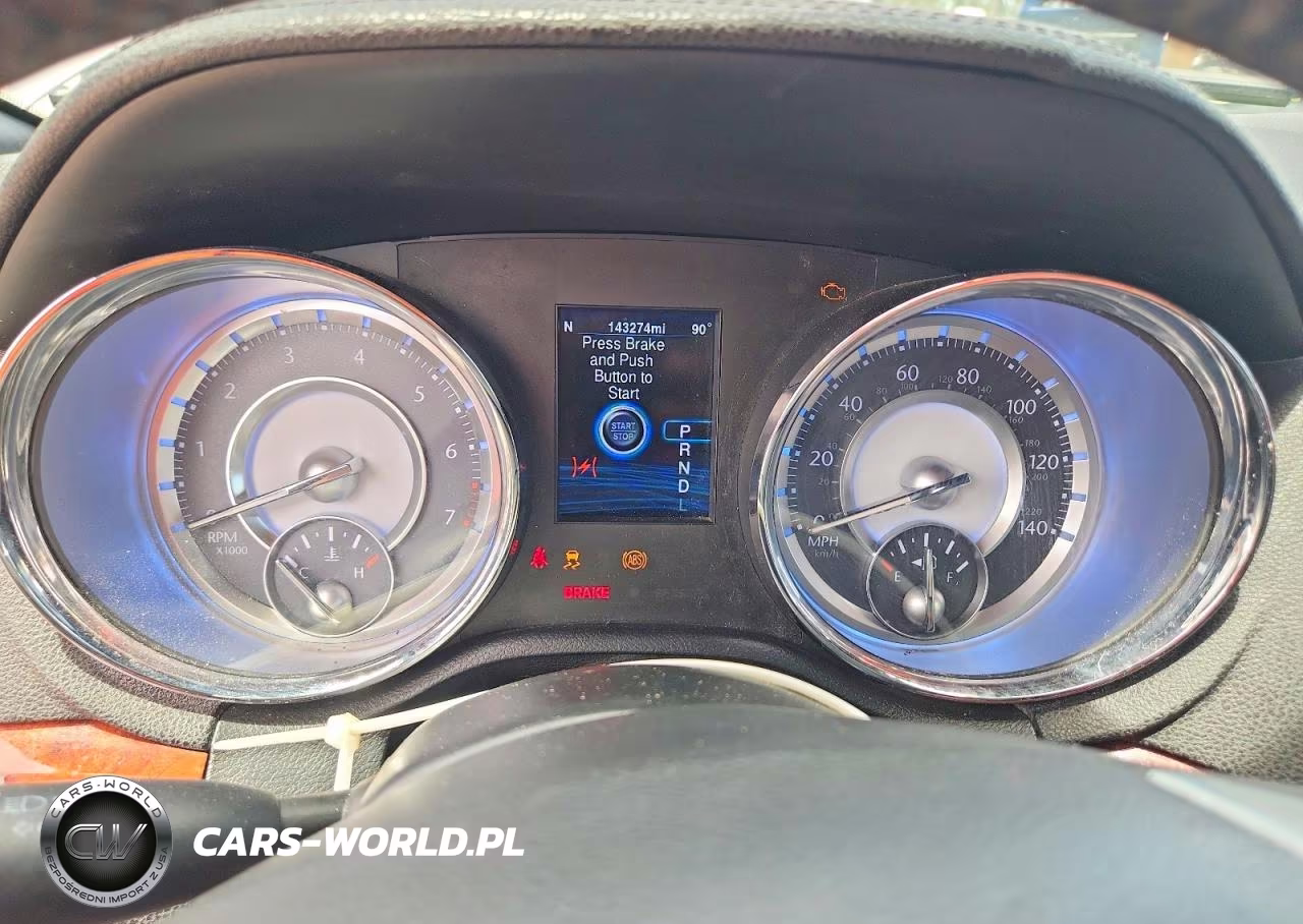 2014 Chrysler 300 VIN:2C3CCAAG6EH141670 - 9