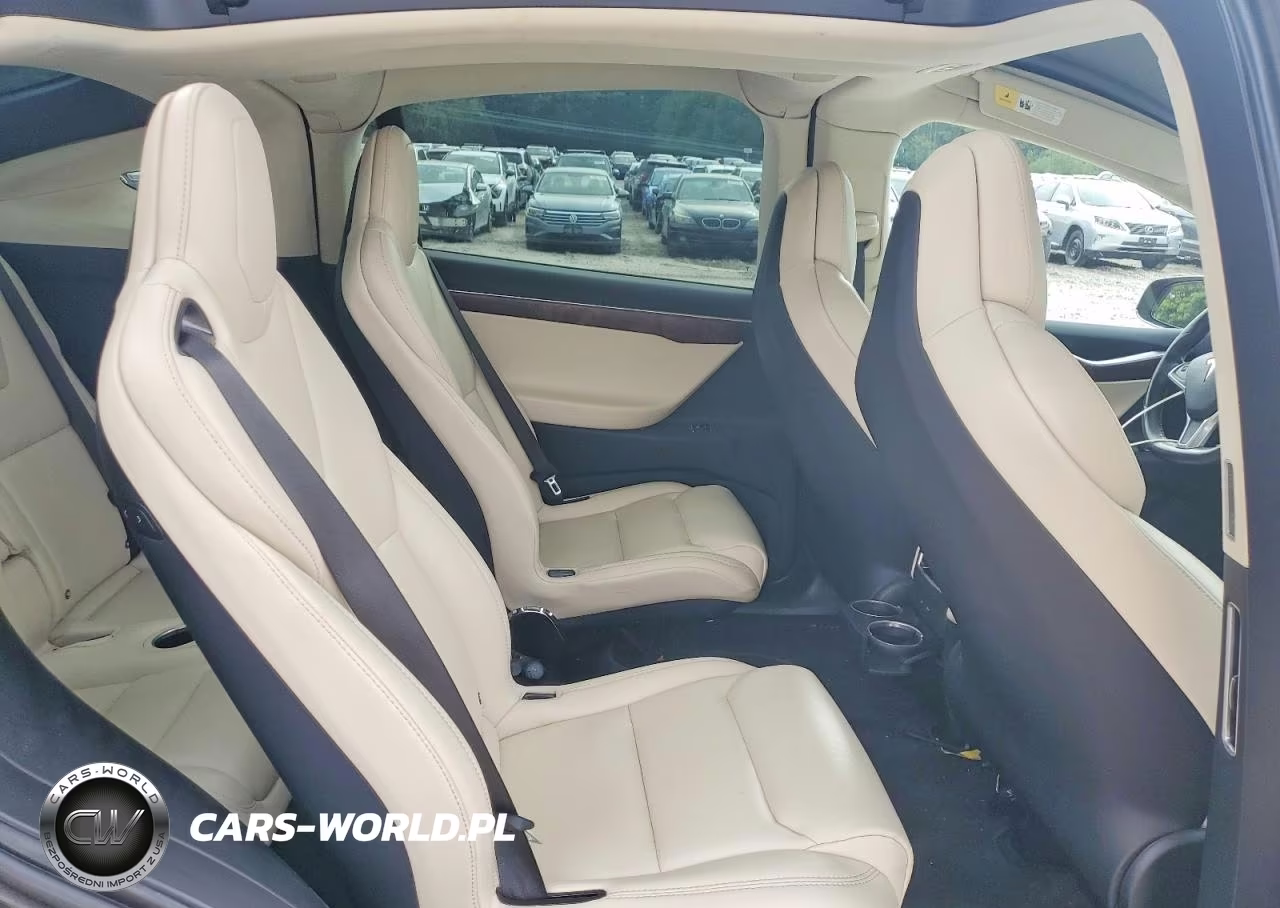 2018 Tesla Model X VIN:5YJXCBE28JF088682 - 11