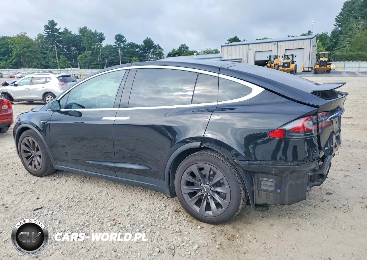 2018 Tesla Model X VIN:5YJXCBE28JF088682 - 2
