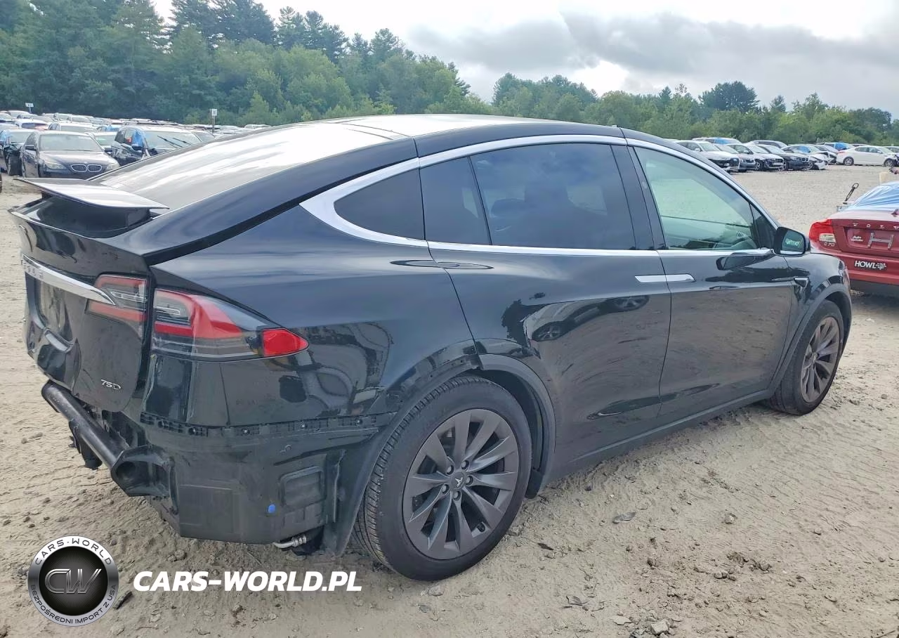 2018 Tesla Model X VIN:5YJXCBE28JF088682 - 3