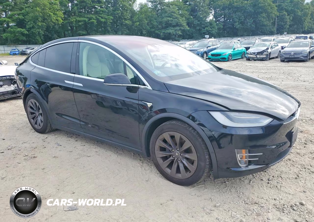 2018 Tesla Model X VIN:5YJXCBE28JF088682 - 4