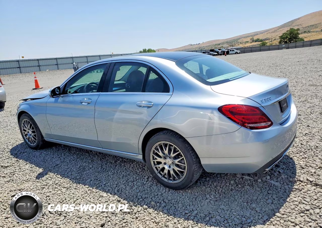 2015 Mercedes-Benz C 300 4Matic VIN:55SWF4KB8FU073463 - 2