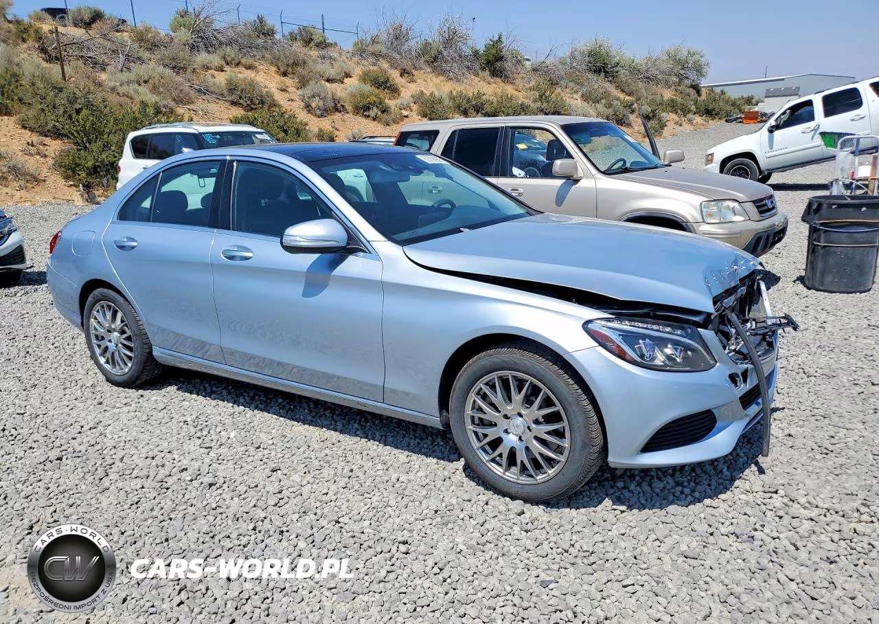 2015 Mercedes-Benz C 300 4Matic VIN:55SWF4KB8FU073463 - 4