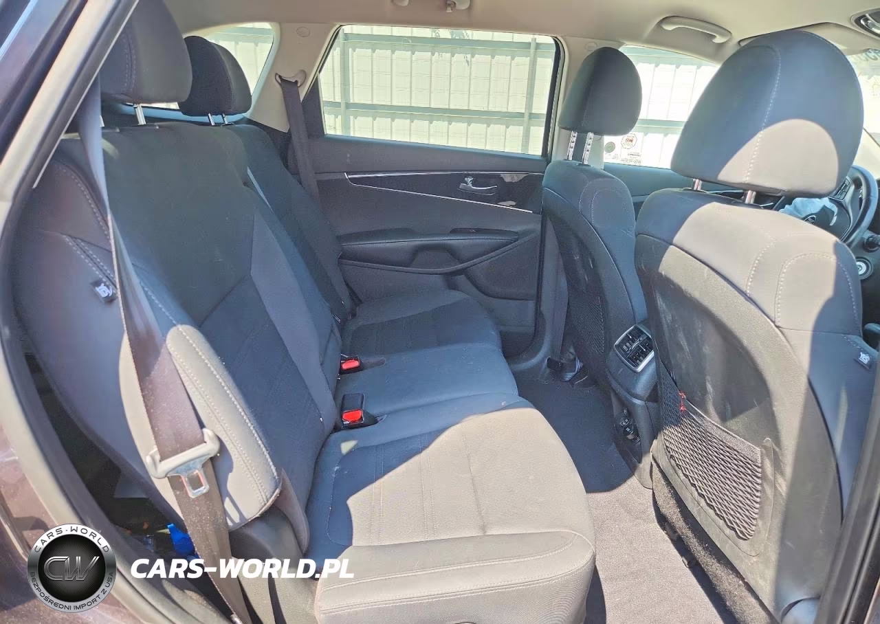 2019 Kia Sorento Lx VIN:5XYPGDA37KG451711 - 11