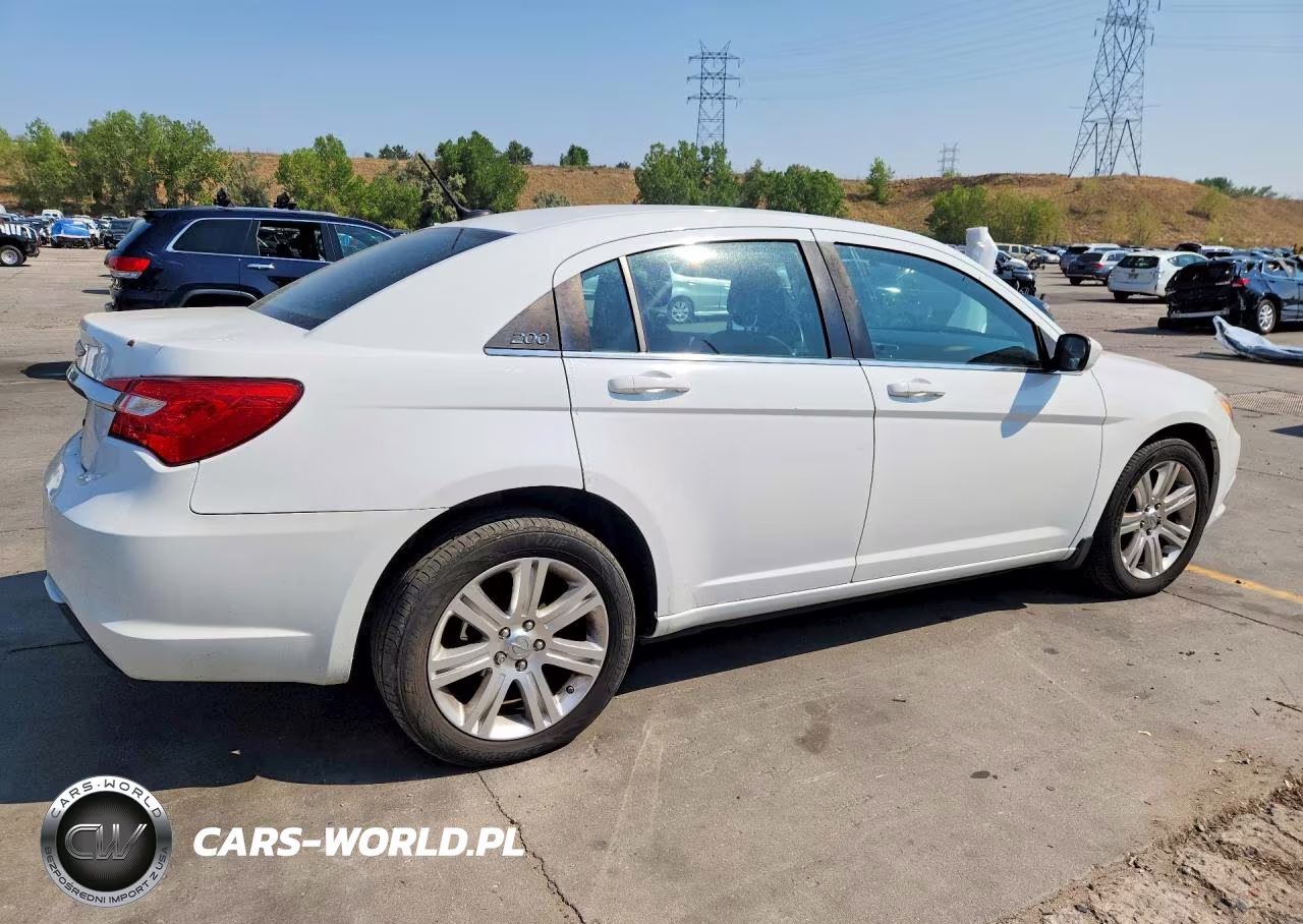 2011 Chrysler 200 VIN:1C3BC1FB6BN589984 - 3