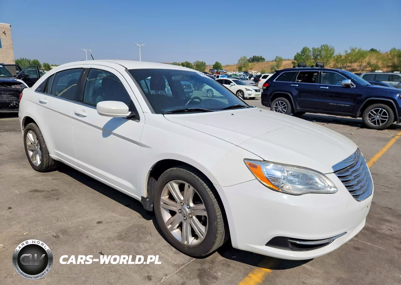 2011 Chrysler 200 VIN:1C3BC1FB6BN589984 - 4