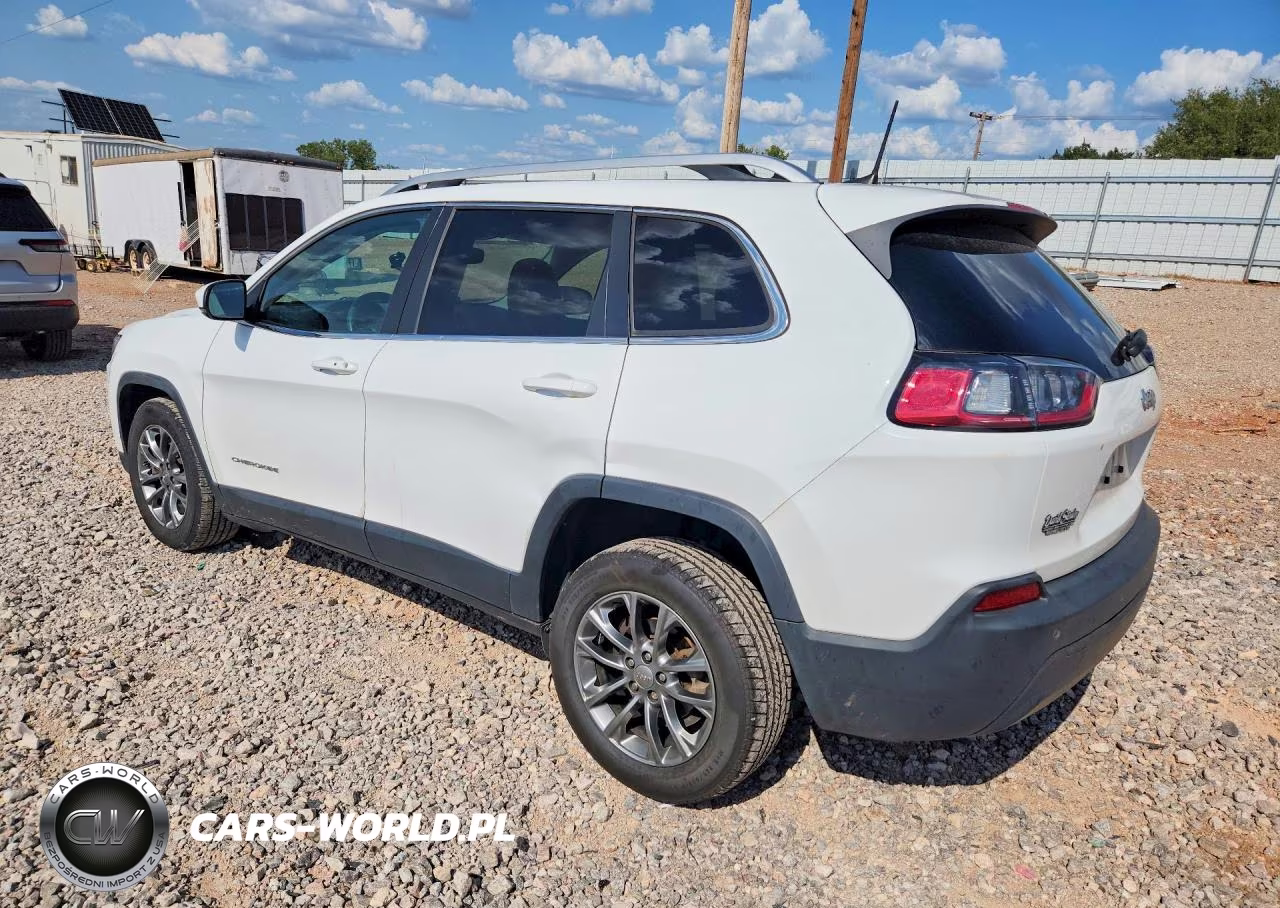 2019 Jeep Cherokee Latitude Plus VIN:1C4PJLLB2KD486316 - 2