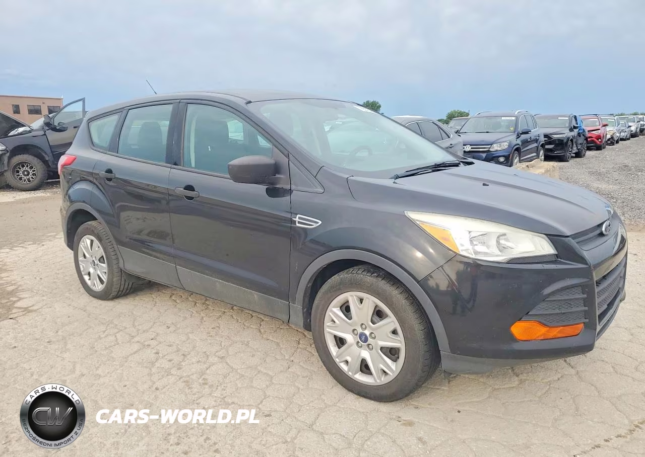 2013 Ford Escape S VIN:1FMCU0F7XDUB31243 - 4