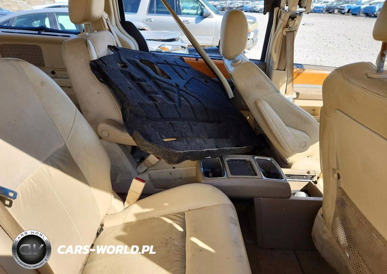 2010 Chrysler Town & Country Limited VIN:2A4RR6DX3AR133490 - 11
