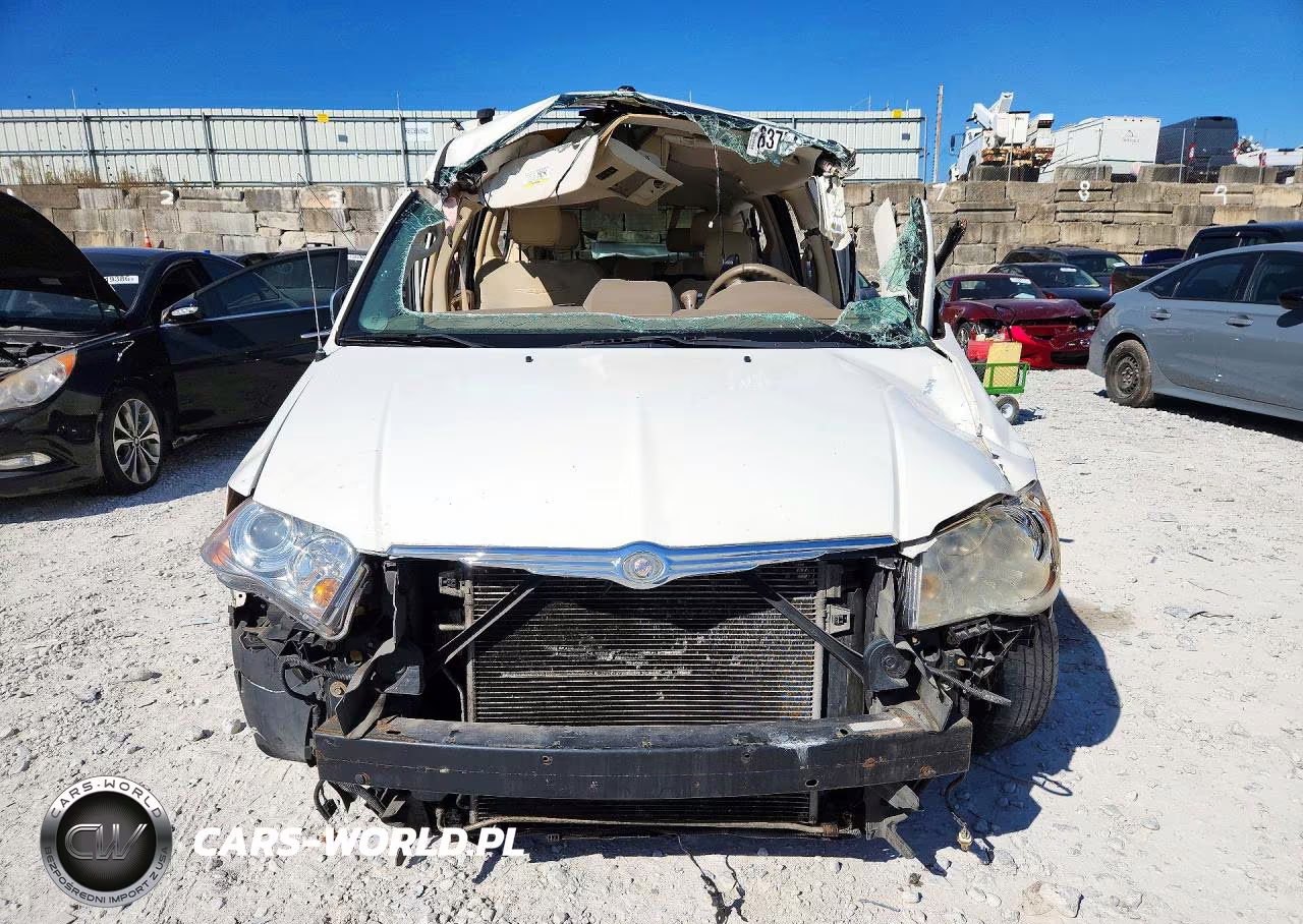 2010 Chrysler Town & Country Limited VIN:2A4RR6DX3AR133490 - 5