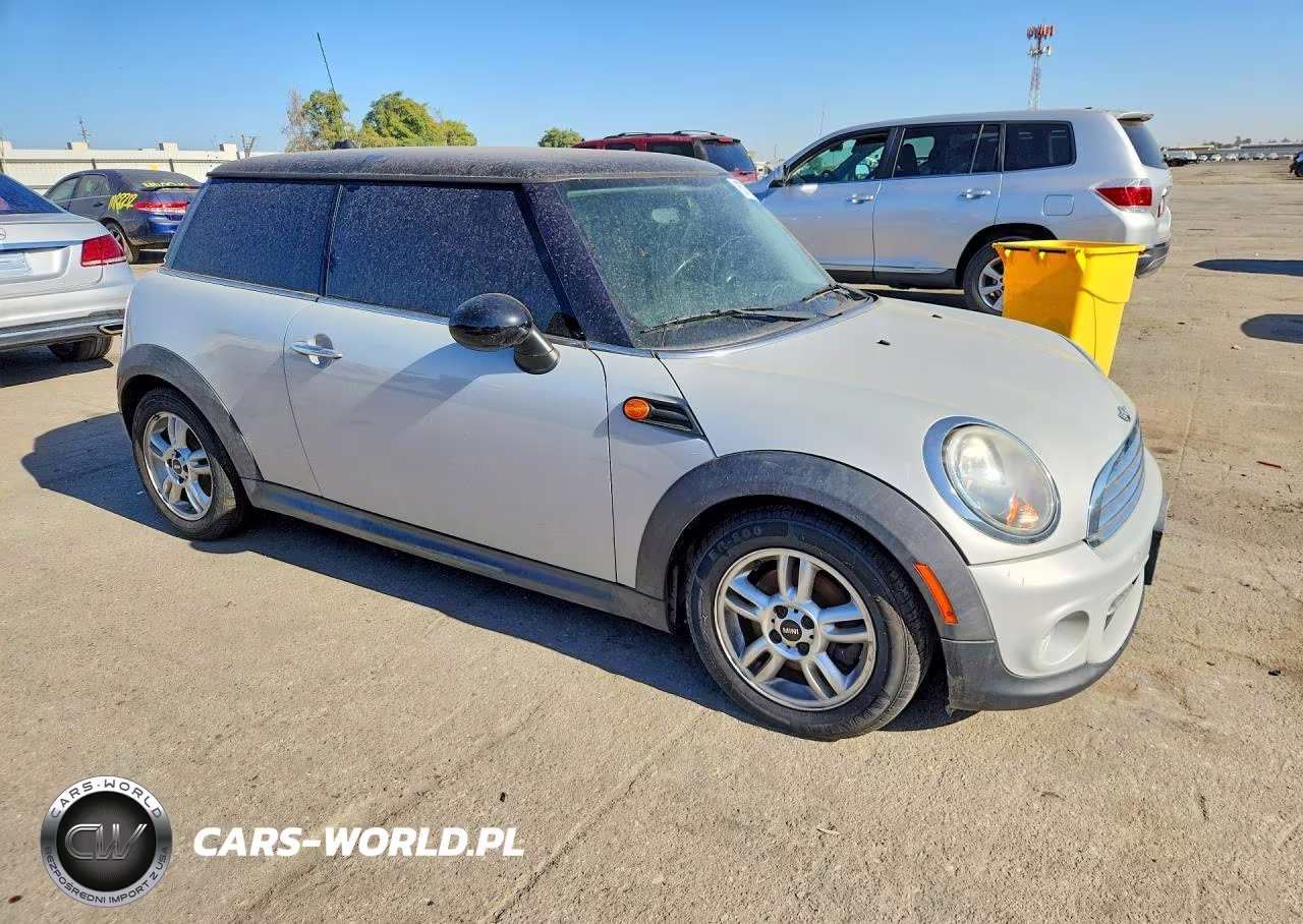 2011 Mini Cooper Base VIN:WMWSU3C53BT098199 - 4