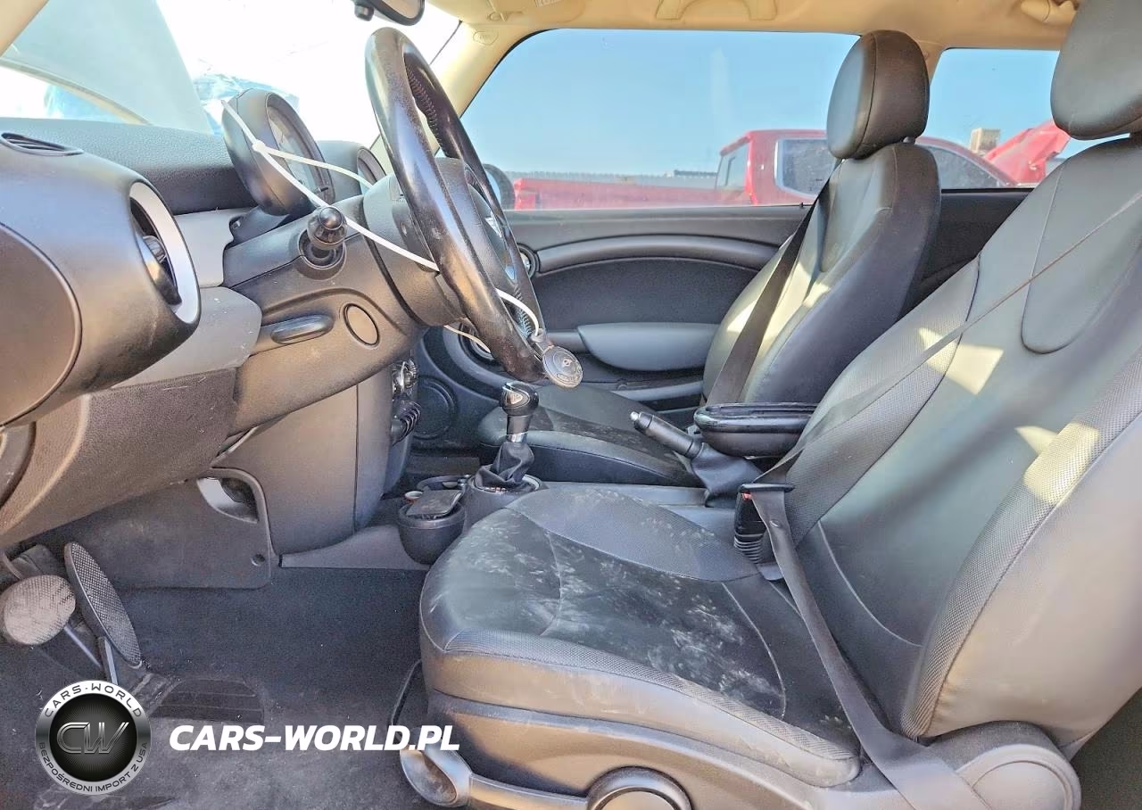 2011 Mini Cooper Base VIN:WMWSU3C53BT098199 - 7