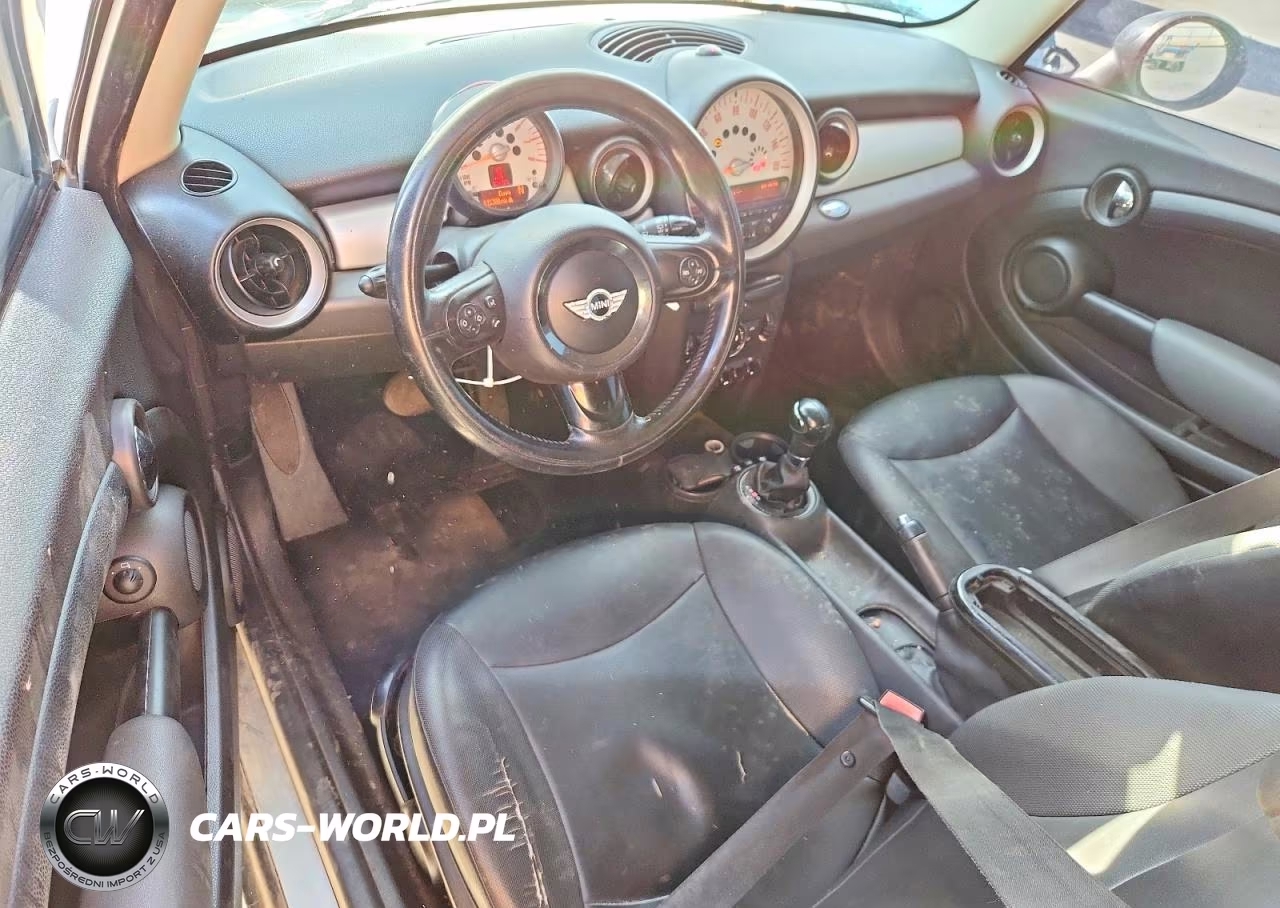 2011 Mini Cooper Base VIN:WMWSU3C53BT098199 - 8