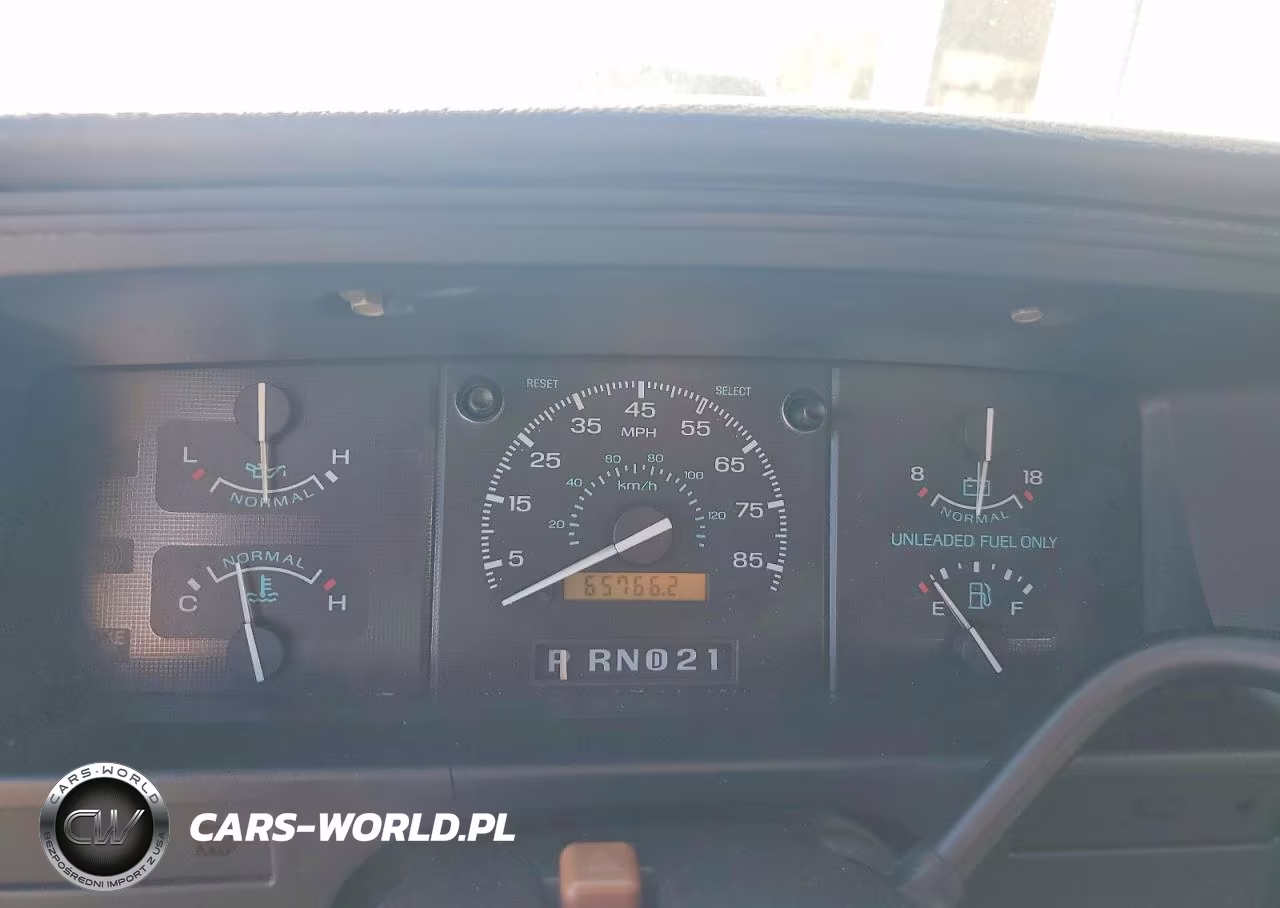 1995 Ford Econoline E350 Super Duty VIN:1FBJS31H35HC06829 - 9