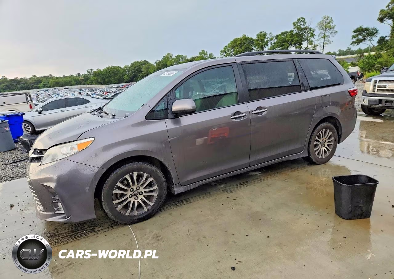 2018 Toyota Sienna Xle 8-Passenger