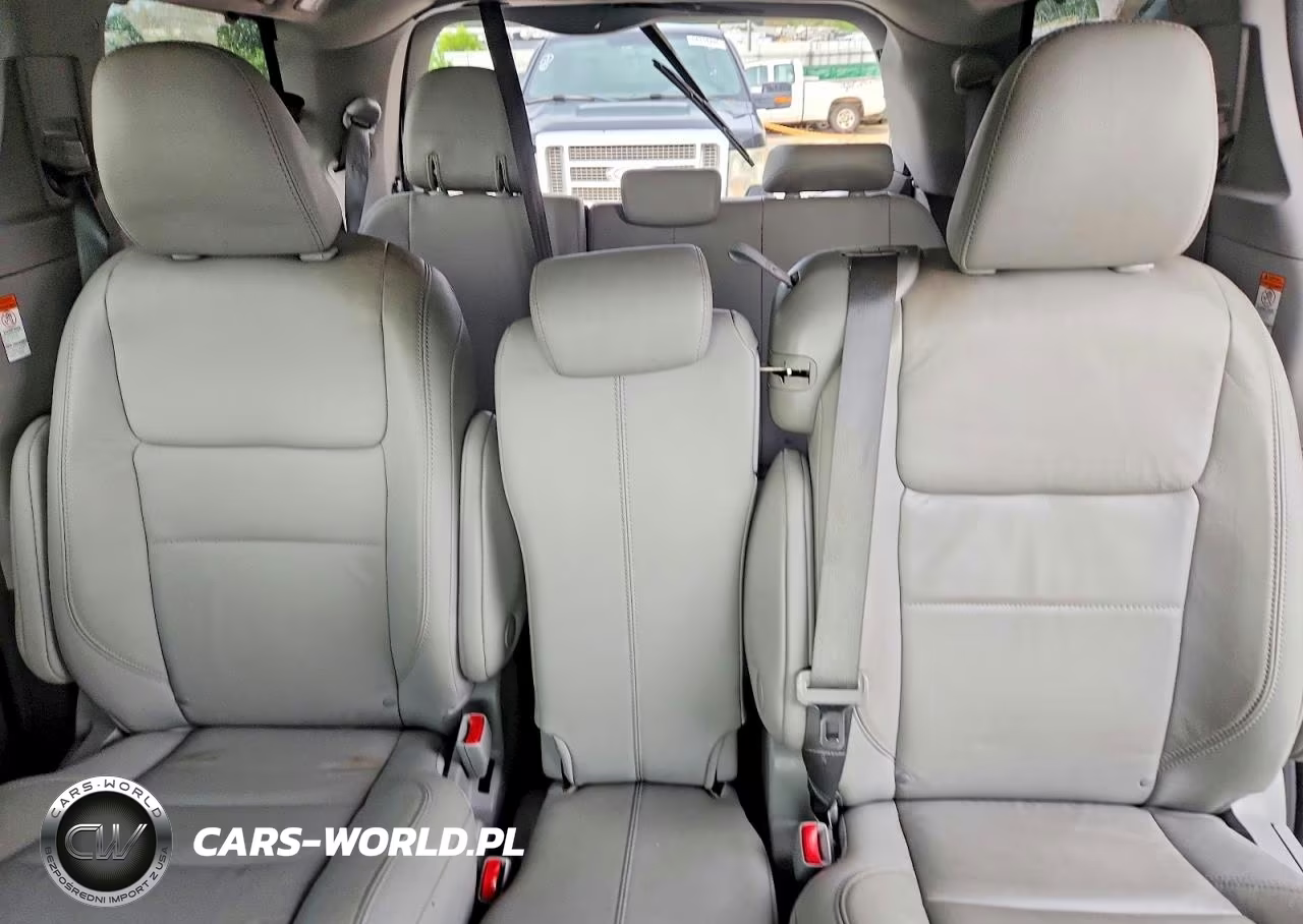 2018 Toyota Sienna Xle 8-Passenger VIN:5TDYZ3DC4JS958877 - 10