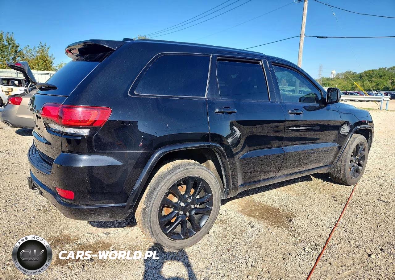 2021 Jeep Grand Cherokee Laredo VIN:1C4RJFAG3MC514884 - 3