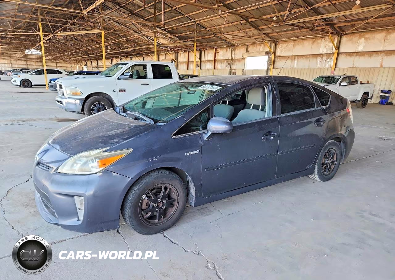 2013 Toyota Prius Two – zdjęcie 1 z 12