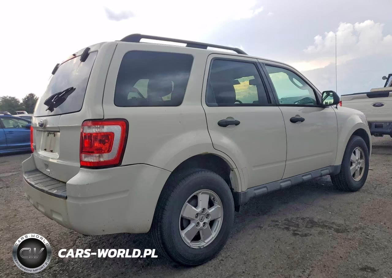 2010 Ford Escape Xlt VIN:1FMCU9D72AKC67221 - 3