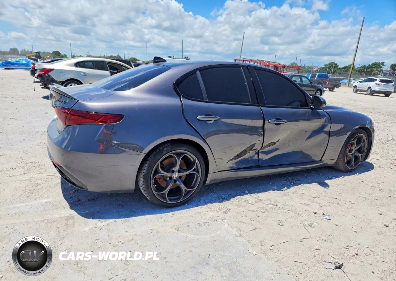 2020 Alfa Romeo Giulia Ti VIN:ZARFAMBN8L7624606 - 3