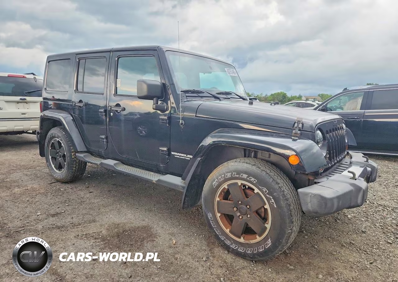 2012 Jeep Wrangler Unlimited Sahara VIN:1C4BJWEG2CL254794 - 4