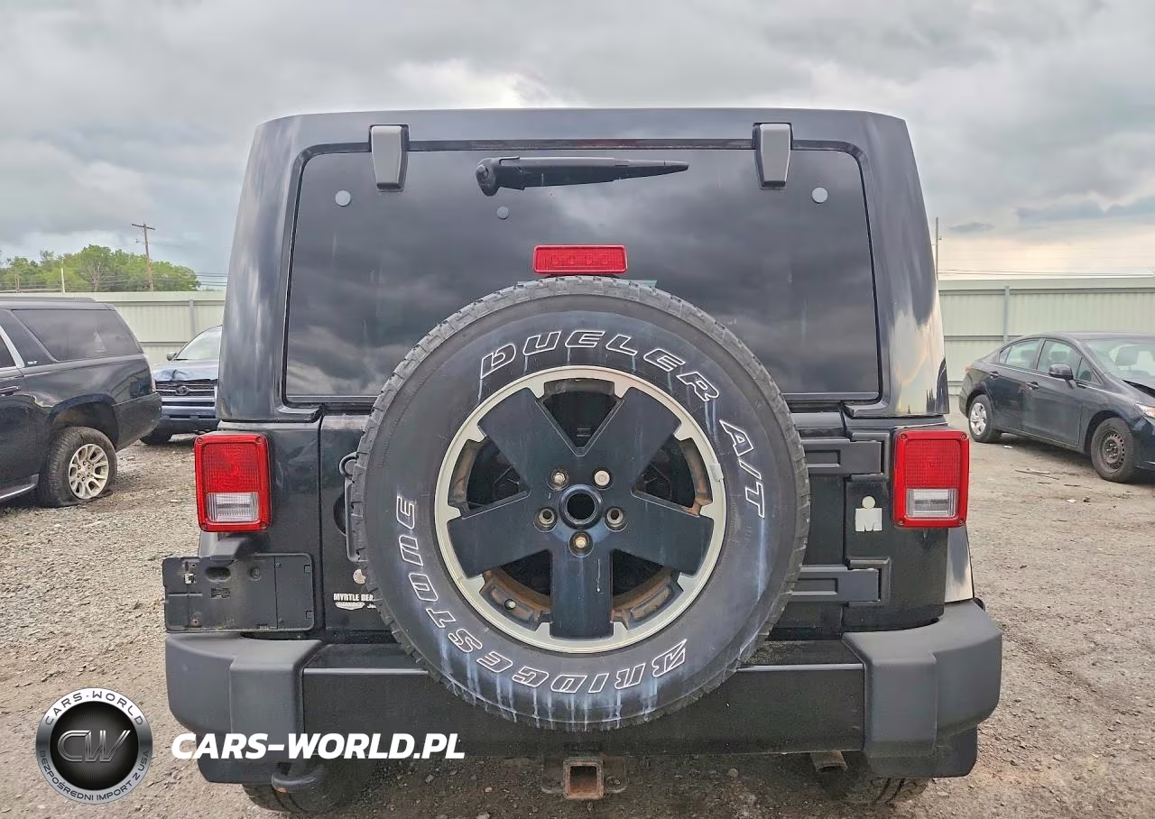 2012 Jeep Wrangler Unlimited Sahara VIN:1C4BJWEG2CL254794 - 6