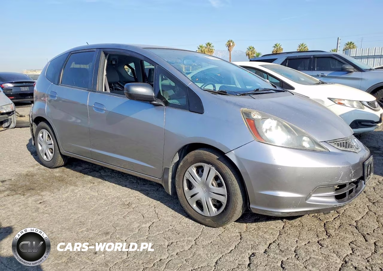 2010 Honda Fit VIN:JHMGE8H20AS011444 - 4