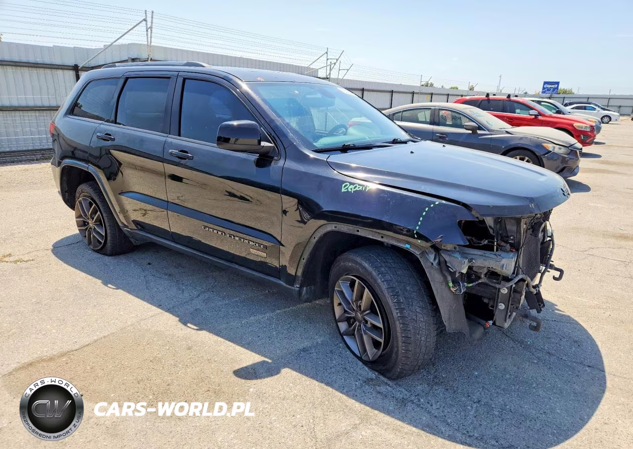 2017 Jeep Grand Cherokee Laredo VIN:1C4RJEAG1HC717353 - 4