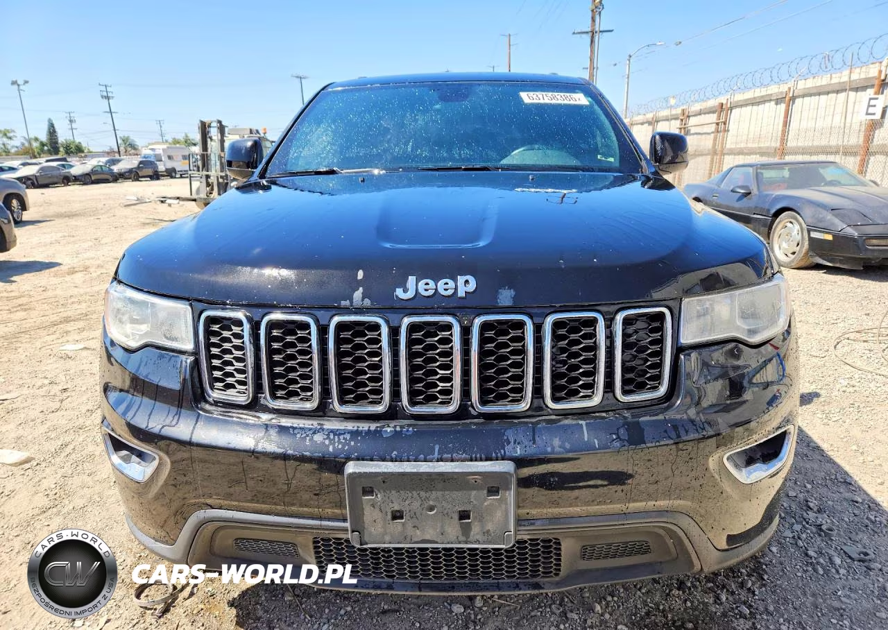 2017 Jeep Grand Cherokee Laredo VIN:1C4RJEAG9HC740752 - 5
