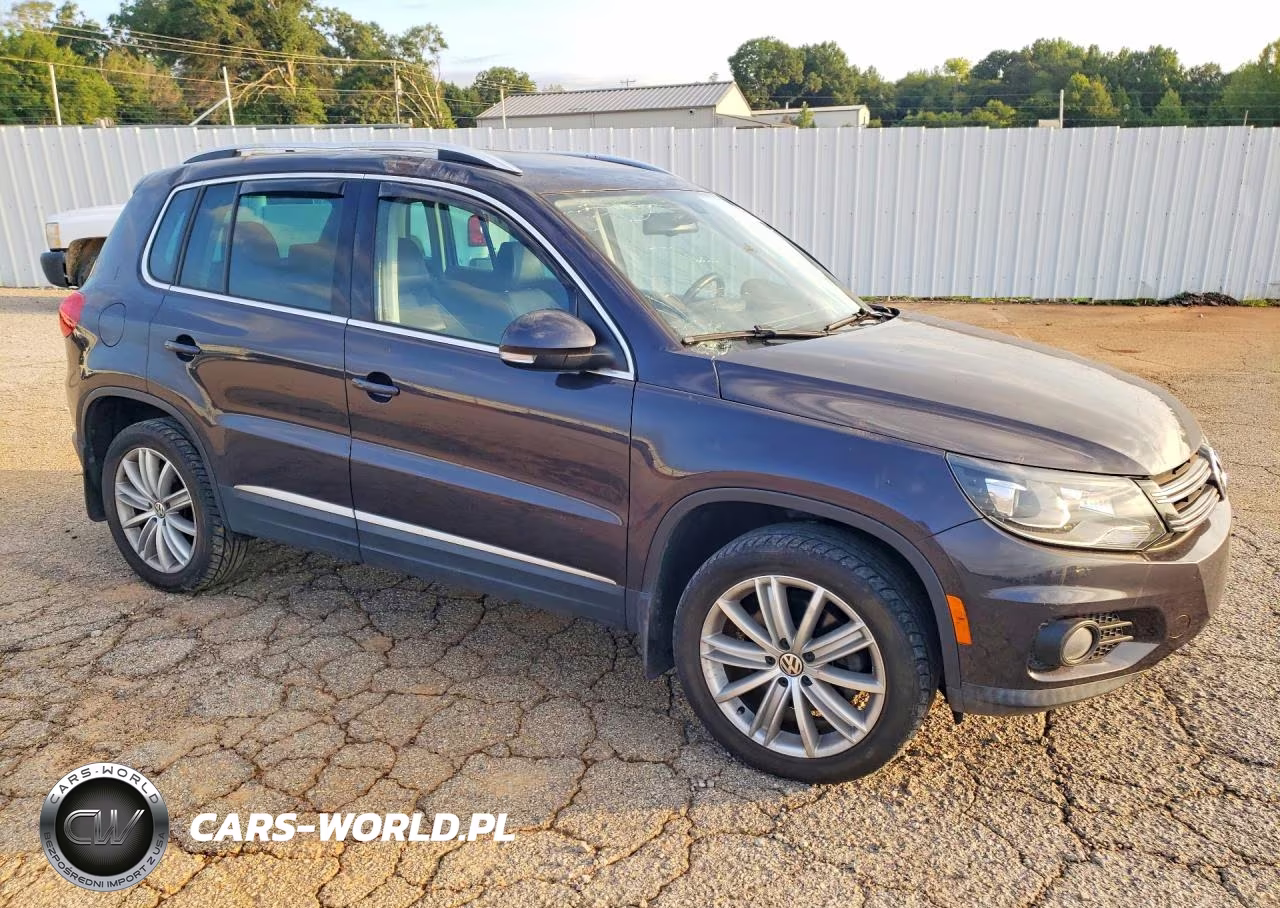 2016 Volkswagen Tiguan S VIN:WVGBV7AX6GW588925 - 4