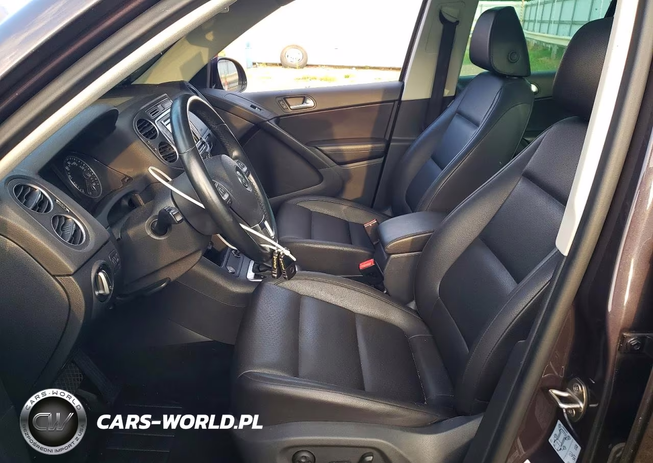 2016 Volkswagen Tiguan S VIN:WVGBV7AX6GW588925 - 7