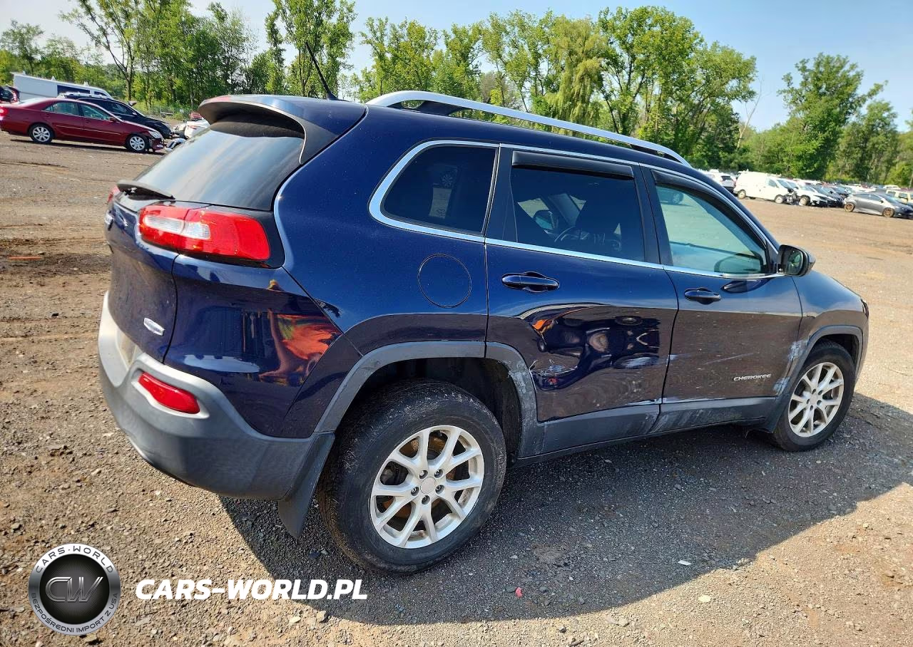 2015 Jeep Cherokee Latitude VIN:1C4PJMCB9FW739096 - 3