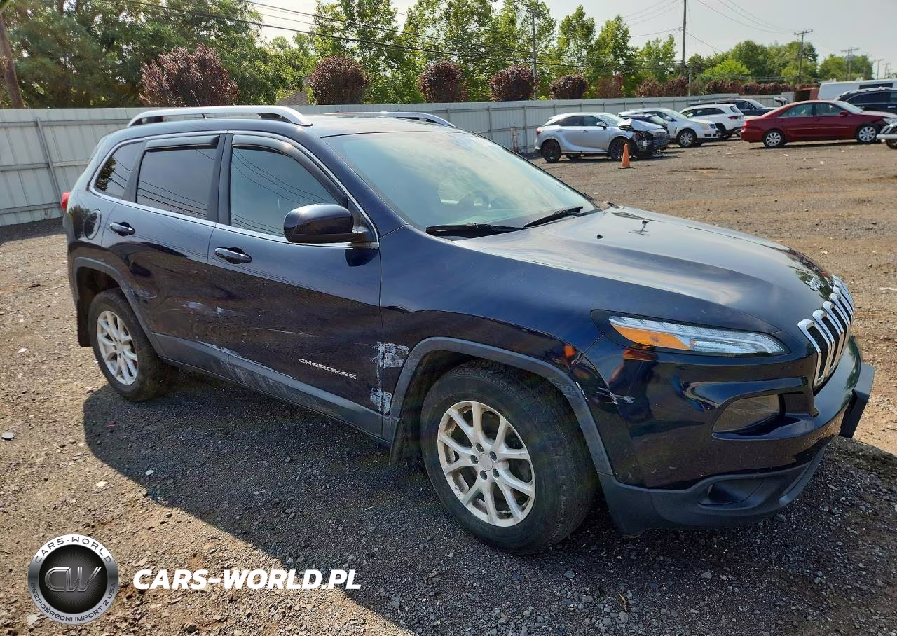 2015 Jeep Cherokee Latitude VIN:1C4PJMCB9FW739096 - 4