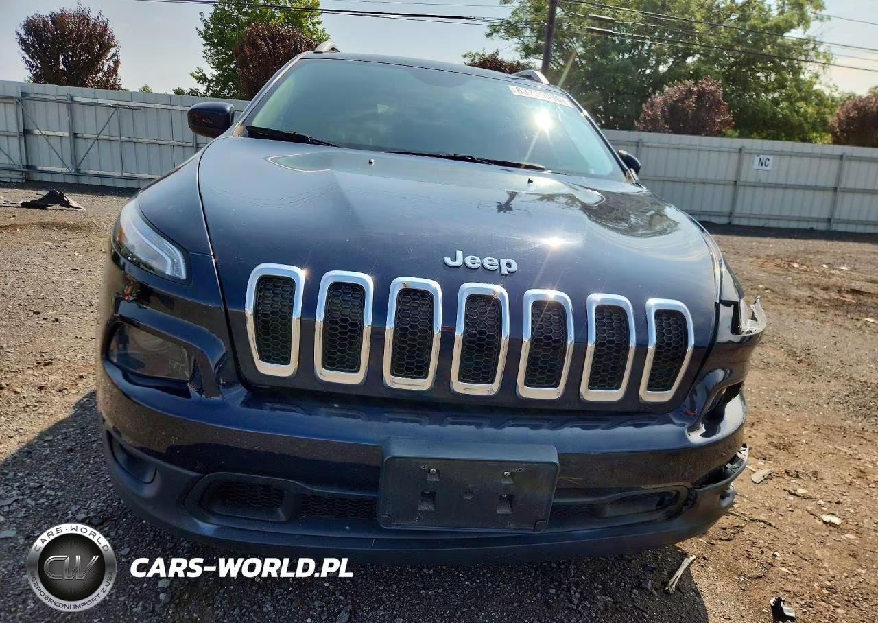 2015 Jeep Cherokee Latitude VIN:1C4PJMCB9FW739096 - 5