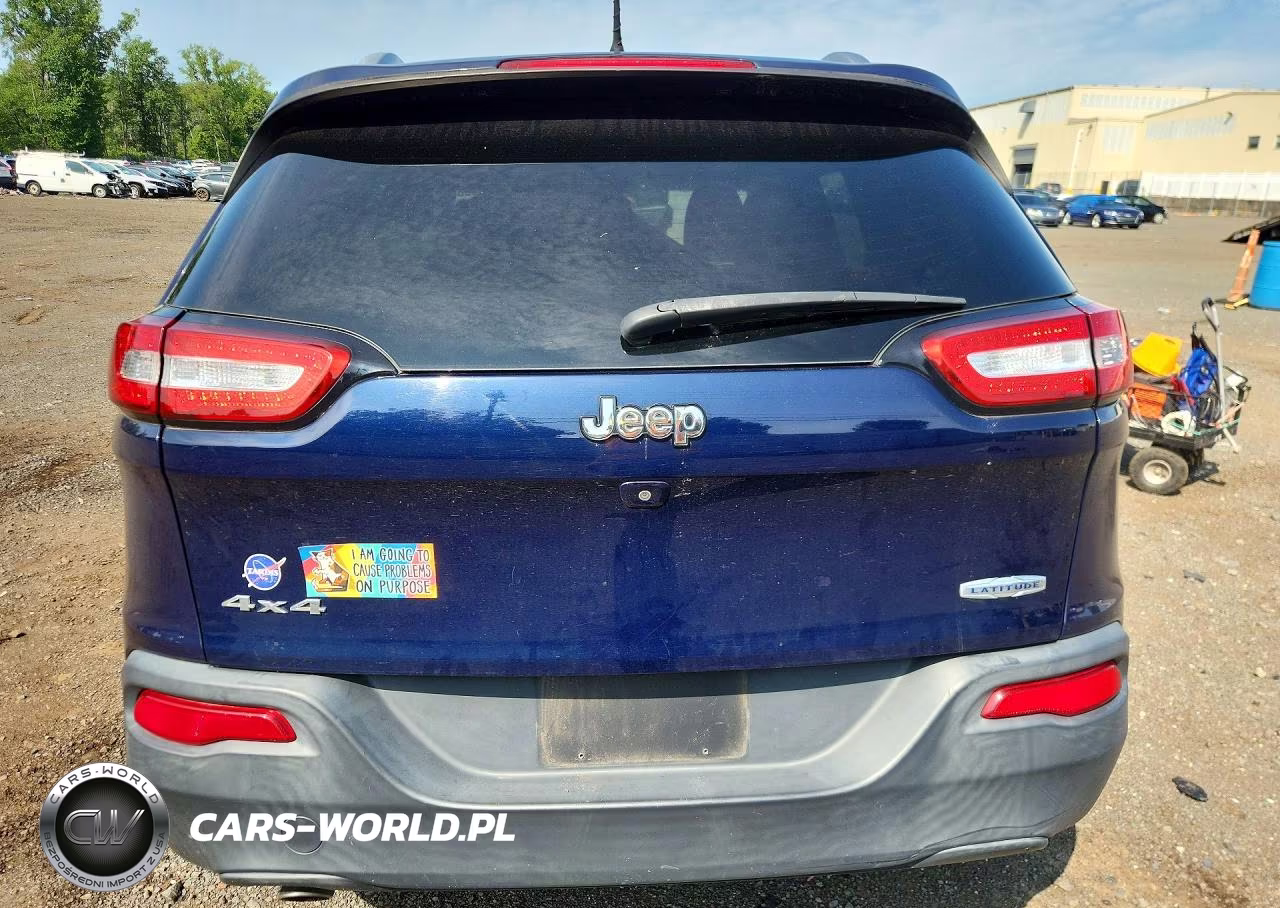 2015 Jeep Cherokee Latitude VIN:1C4PJMCB9FW739096 - 6