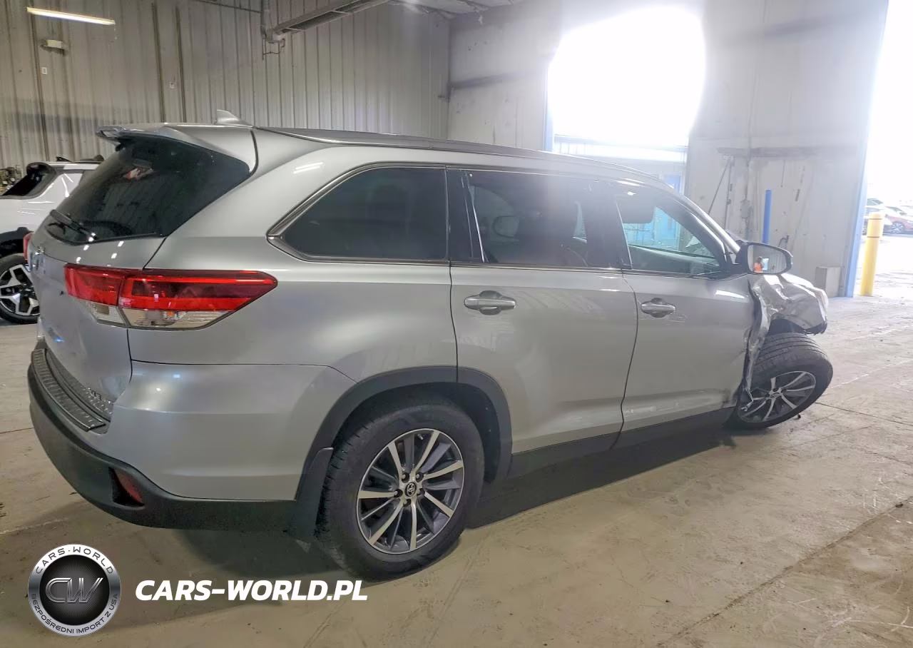 2019 Toyota Highlander Xle VIN:5TDJZRFH5KS570779 - 3