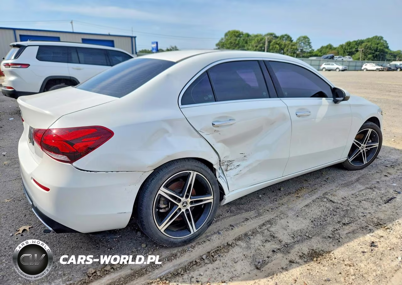 2019 Mercedes-Benz A 220 VIN:WDD3G4EB7KW000724 - 3