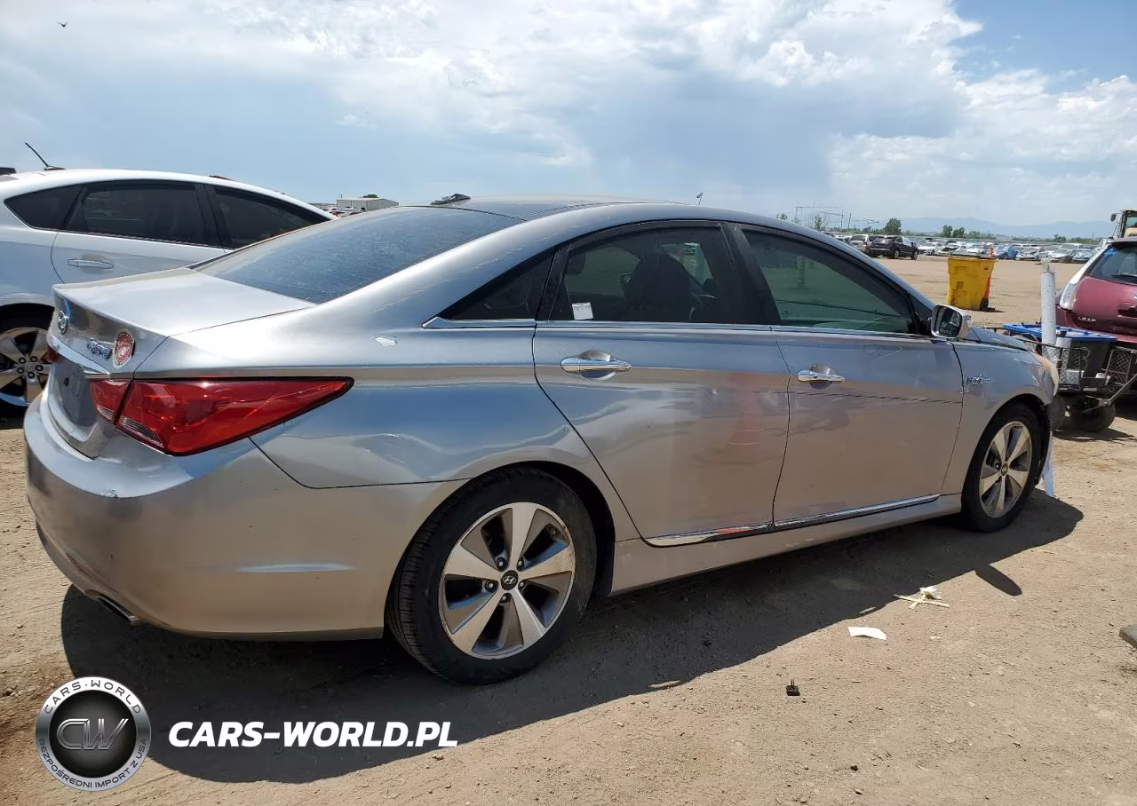 2012 Hyundai Sonata Hybrid VIN:KMHEC4A44CA046317 - 3