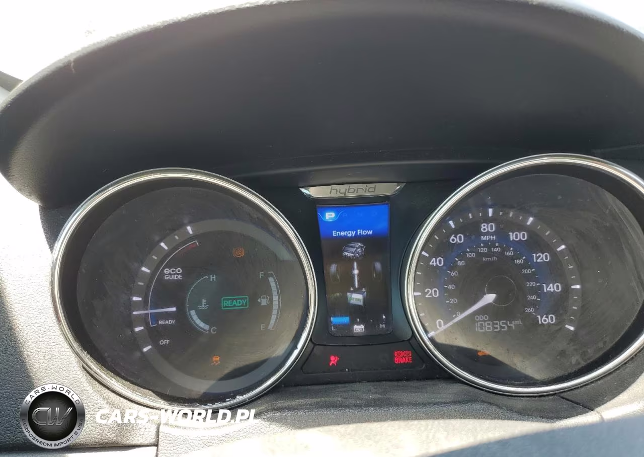 2012 Hyundai Sonata Hybrid VIN:KMHEC4A44CA046317 - 9