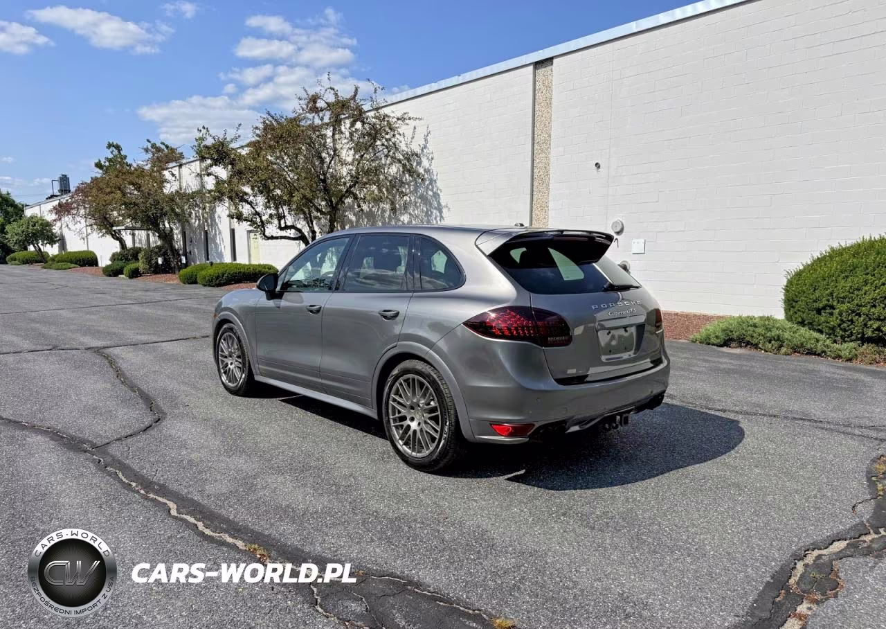 2013 Porsche Cayenne Gts VIN:WP1AD2A20DLA78351 - 3