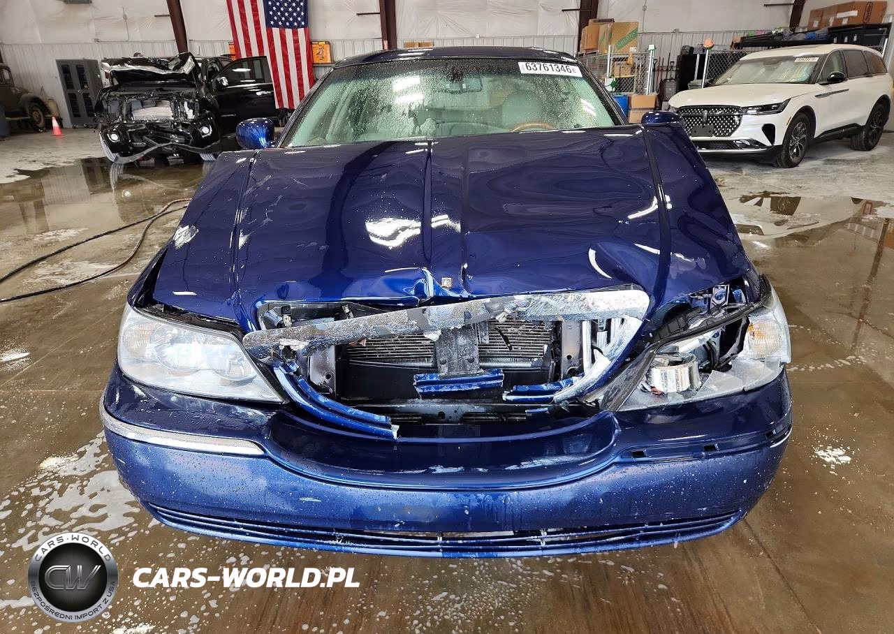2009 Lincoln Town Car Signature Limited VIN:2LNHM82V09X623515 - 5